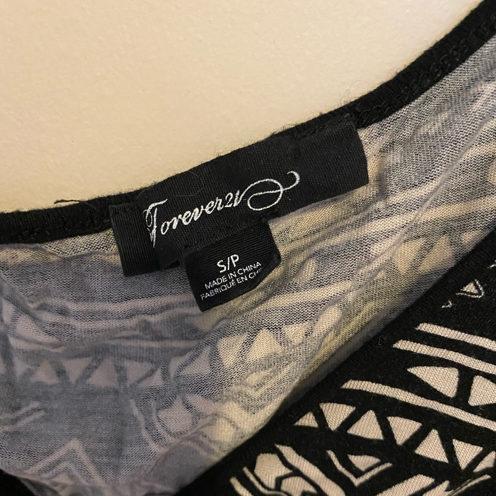 Patterned Tank Top - Picture 2 of 3